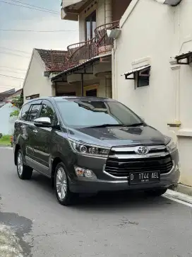 Innova Reborn Q 2.4 Diesel Manual Low KM