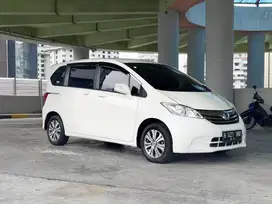 Honda Freed S matic tahun 2013 siap pakai