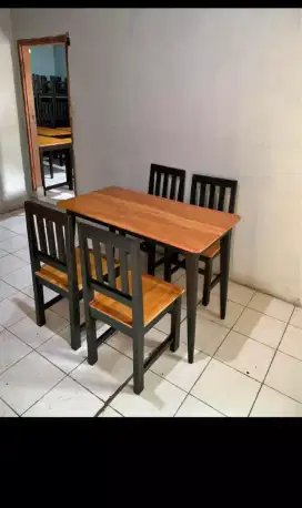 Meja kursi cafe resto dan makan biasa