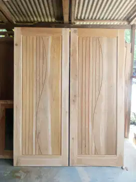 Pintu kamar minimalis kayu mahoni kering