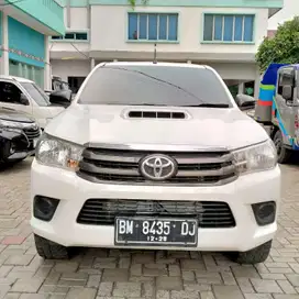 TOYOTA HILUX EC EXTRA CABIN REVO 2.5L 4X4 M/T 2015 TGN1 TERAWAT BAIK