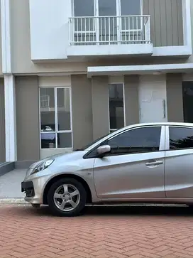 Dijual Honda Brio 1.2 E CKD 2014 Silver, Terawat & Original, Km 101rb