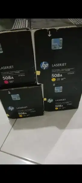 Penampungan tinta cartridge toner LaserJet baru dan bekas