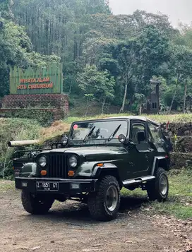 DIJUAL MOBIL JEEP CJ7 !!! mesin mulus, tenaga super