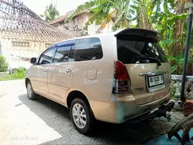 Toyota Kijang Innova 2004 Bensin