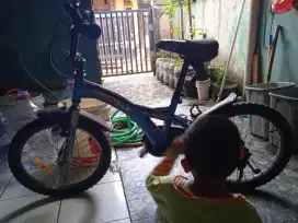 Di jual sepeda anak WIM cycle. Turun harga nett 150 ribu.