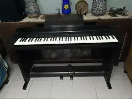 Roland digital piano KR 500