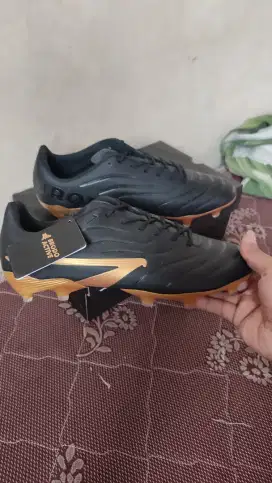 Sepatu bola sz 44 brodo