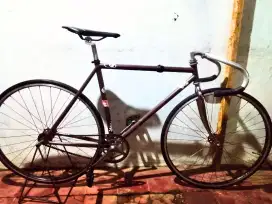 Sepeda Fixie rakit sendiri NEGO ( stang yg didapat yang flatbar ya)