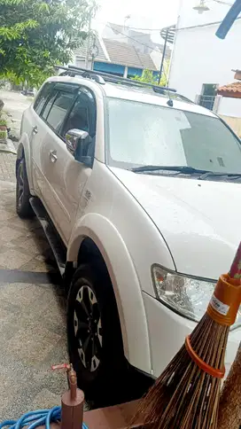 Mitsubishi Pajero dakar pmk 2012 sunroof