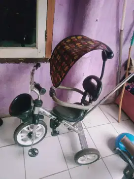 Dijual sepeda anak dorong