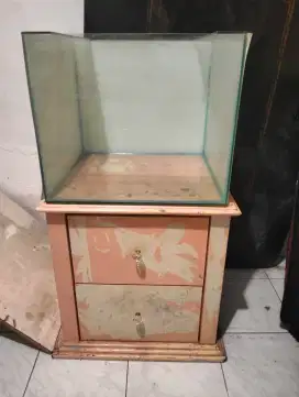 Dijual Cepat Aquarium dan Rak ada 2 Laci