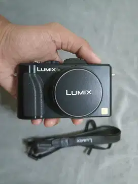 LUMIX LX-5 with LEICA LENS