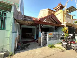 Rumah di kompleks Griya Pagutan Mataram