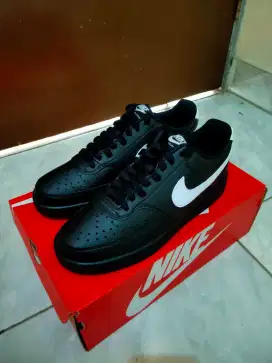 Sepatu Hitam NIKE 41