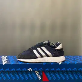 44 - Sepatu Adidas Iniki Runner Navy Bekas Second
