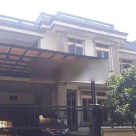 Rumah Cluster 3 Lantai di Perumahan Palem Semi Tangerang