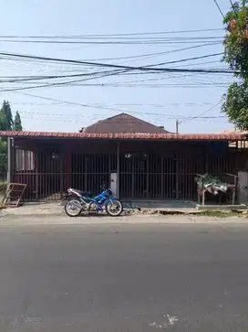 Jual rumah tua/tanah jalan Sei Belutu, cocok untuk kost maupun usaha