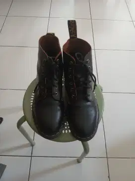 Sepatu docmart 1460 uk 42