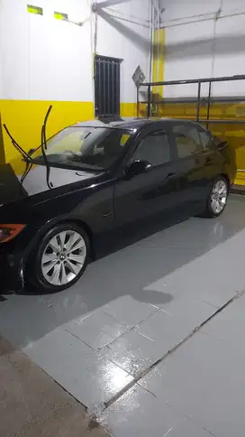 BMW 320i 2005 Bensin