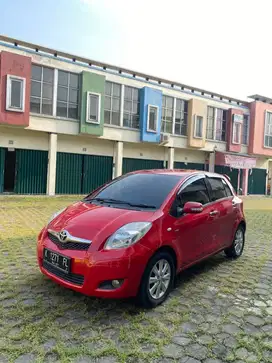 yaris A/T matic 2011 bagus siap pakai