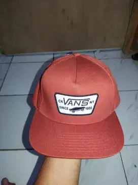 TOPI SNAPBACK VANS