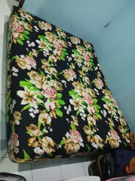 Di jual kasur busa ukuran 160*200 tebal 30 cm kondisi bagus