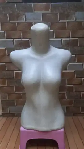 Patung manekin untuk usaha pakaian