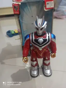 Preloved mainan robot ultraman dengan kotaknya