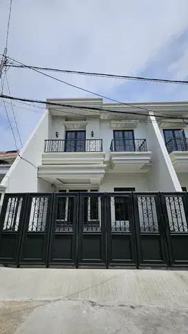 Dijual Rumah Brand New Mewah Siap Huni di Pondok Bambu Jakarta Timur