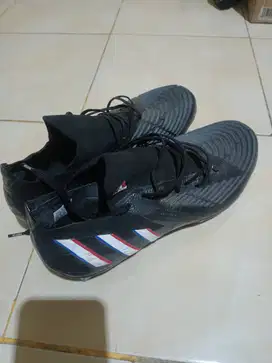 Jual sepatu bola ORI Adidas predator ukuran 43