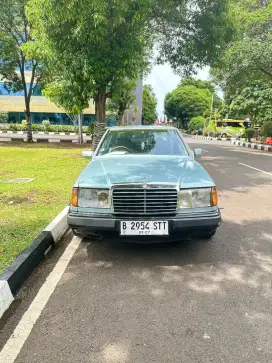 Mercedes Benz W124 300E Manual 1987