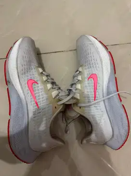 Nike Air Zoom Pegasus 37 VT (Woman) size 39