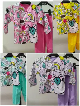 SET PIYAMA PANJANG 
Bahan Cotton  
Size SML (Usia 2-4 thn)