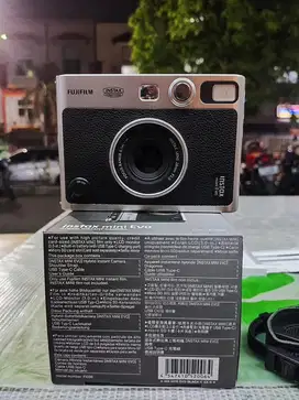 instax mini evo black