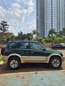 Suzuki Grand Vitara 2000 A/T 4x4 sunroof