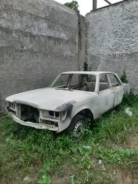Body mercedes Barong w116 280s kondisi bagus