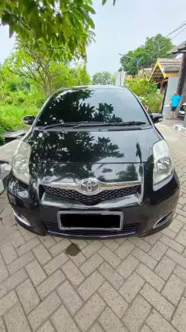 Toyota Yaris E matic 2010