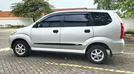 Super istimewa low km Daihatsu Xenia 2010 Bensin