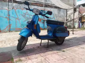 Dijual vespa exclusive 2 bisa stater elektrik