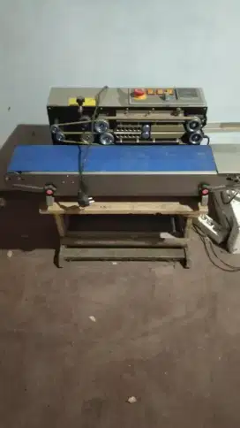 Dijual mesin bend sealer 2 medin.masih bagus..baru dipakai sebulan