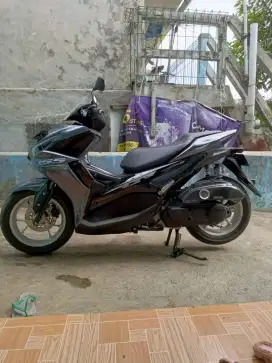 Dijual Yamaha Aerox 2022 original KM rendah .