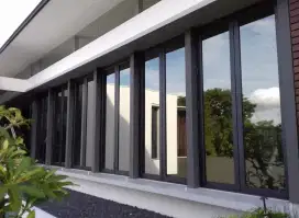 Laca film one way black silver peredam panas