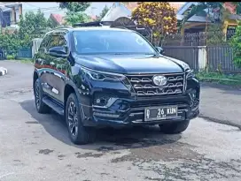 Fortuner VRZ GR 2.8 AT 2022 (Promo Dp. 41jt aza) cash kredit TT