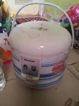 Dijua cepat rice cooker Sharp Plus2