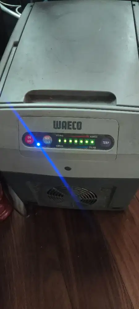 Mobicool WAECO TC 14FL kulkas pendingin dan penghangat.