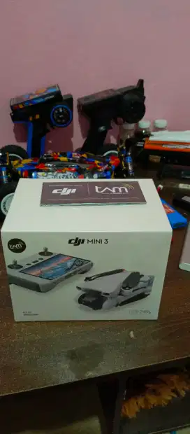 Drone DJI Mini 3 remot RC (layar)