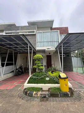 RUMAH CANTIK FULL FURNISH ( TINGGAL BAWA KOPER )