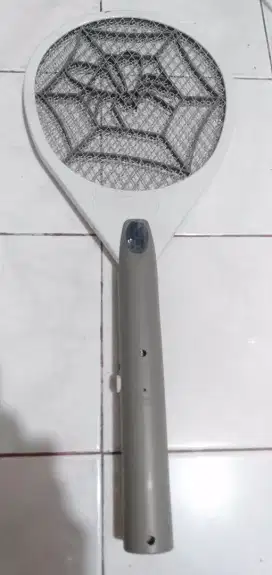 Raket Nyamuk Elektrik