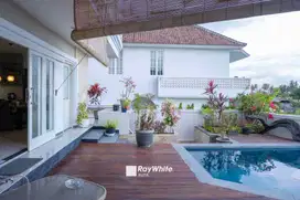 Modern Villa View Laut dan Sawah Dijual di Ketewel, Gianyar